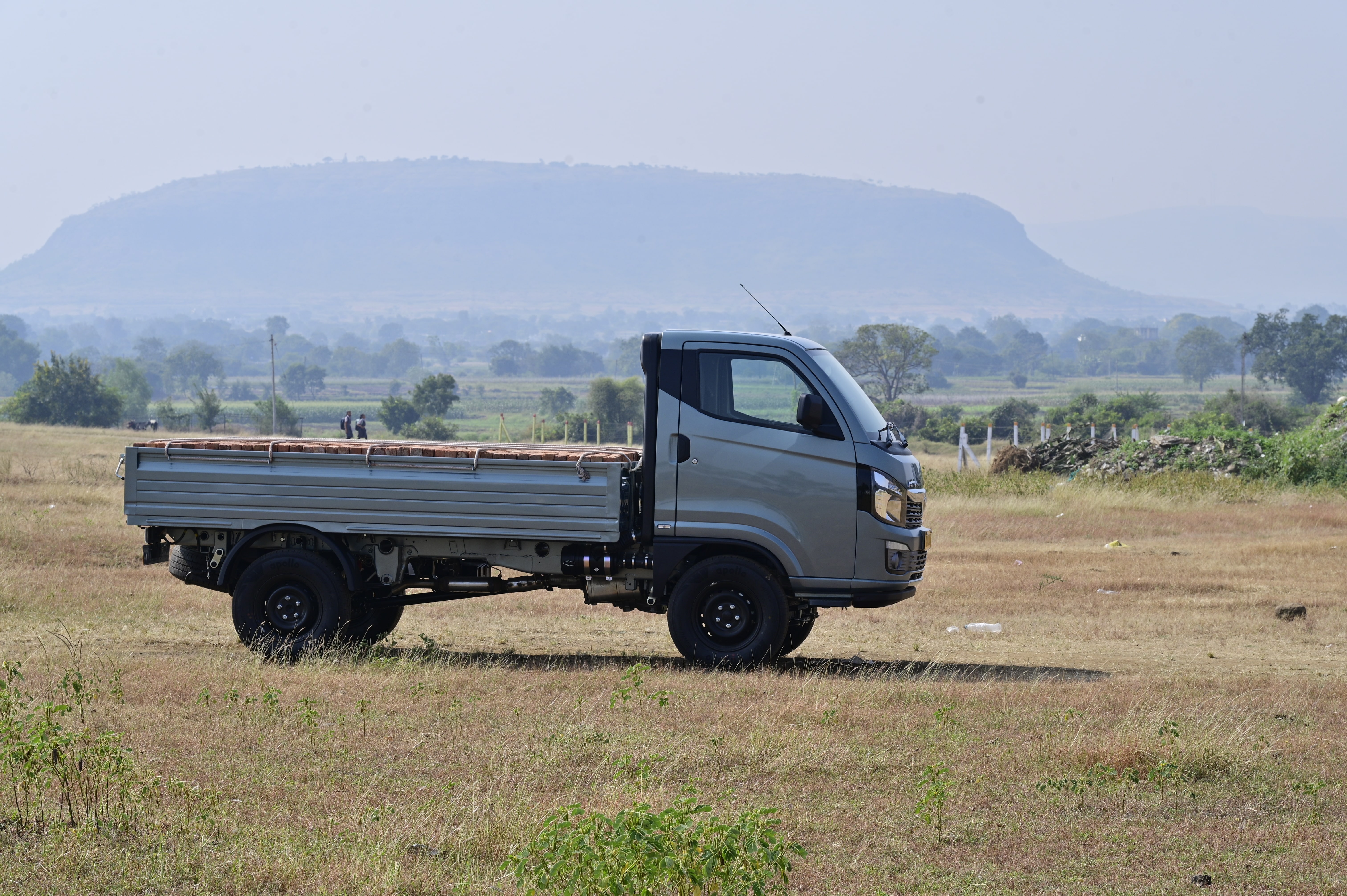 Tata Intra V70 1